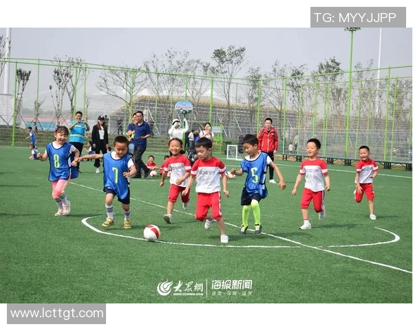 足球明星创意海报设计灵感汇集展现运动魅力与个性风采