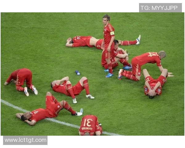 失去名字的足球明星在绿茵场上的传奇与孤独之旅