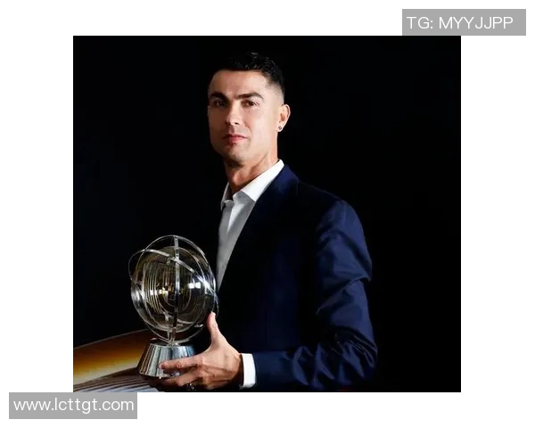 现役足球明星盘点那些仍在赛场上拼搏的传奇球员 现役足球明星盘点那些仍在赛场上拼搏的传奇球员