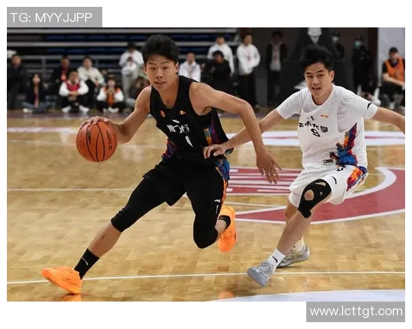 体育明星亲身体验中国篮球队训练生活展现运动精神与团队合作魅力